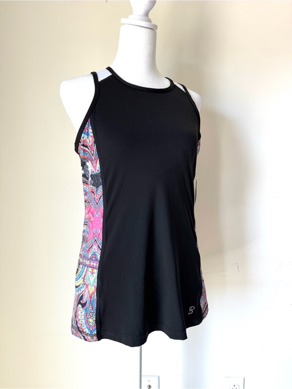 Sofibella High Neck tank Sz Medium NWT